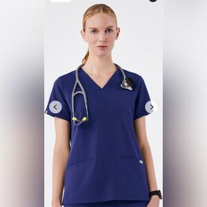 Figs Casma Three Pocket Navy Blue Scrub Top Size Large